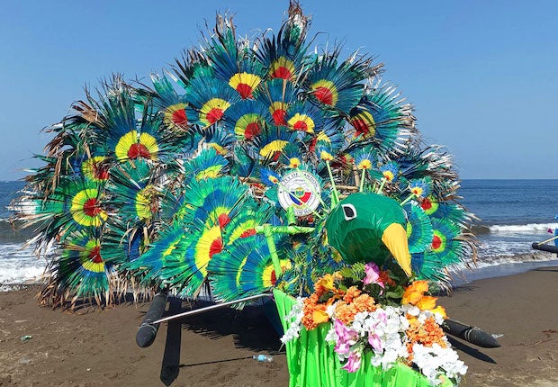 Tobacco Festival boat 001