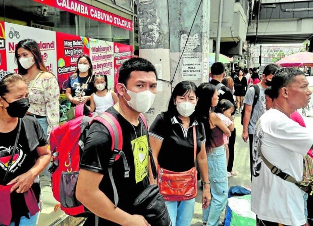 Keep masks as shield against new Omicron strain – DOH